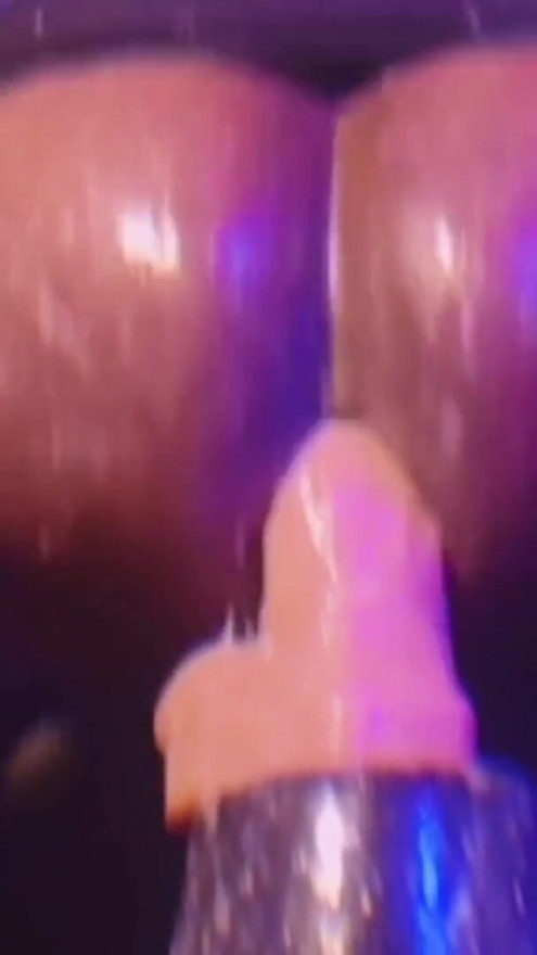 Cremoso passeio de vibrador | Clipe 1