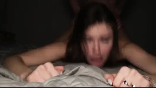 Горячую юную принцессу-студентку Алису жестко трахнул ее сумасшедшая соседка по комнате!