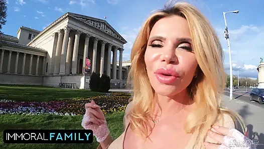 Islak sakso üvey oğlunun orta yaşlı seksi kadının amında yarağına yol açıyor!