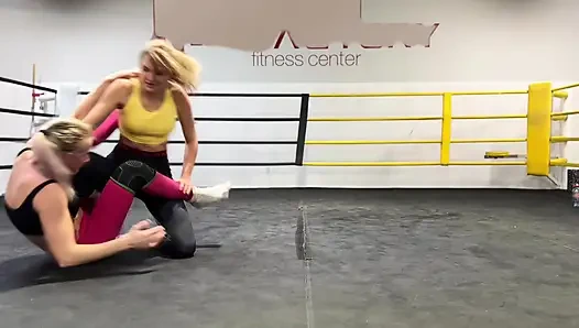 Соревновательные Женские Борьбы С Джинджер