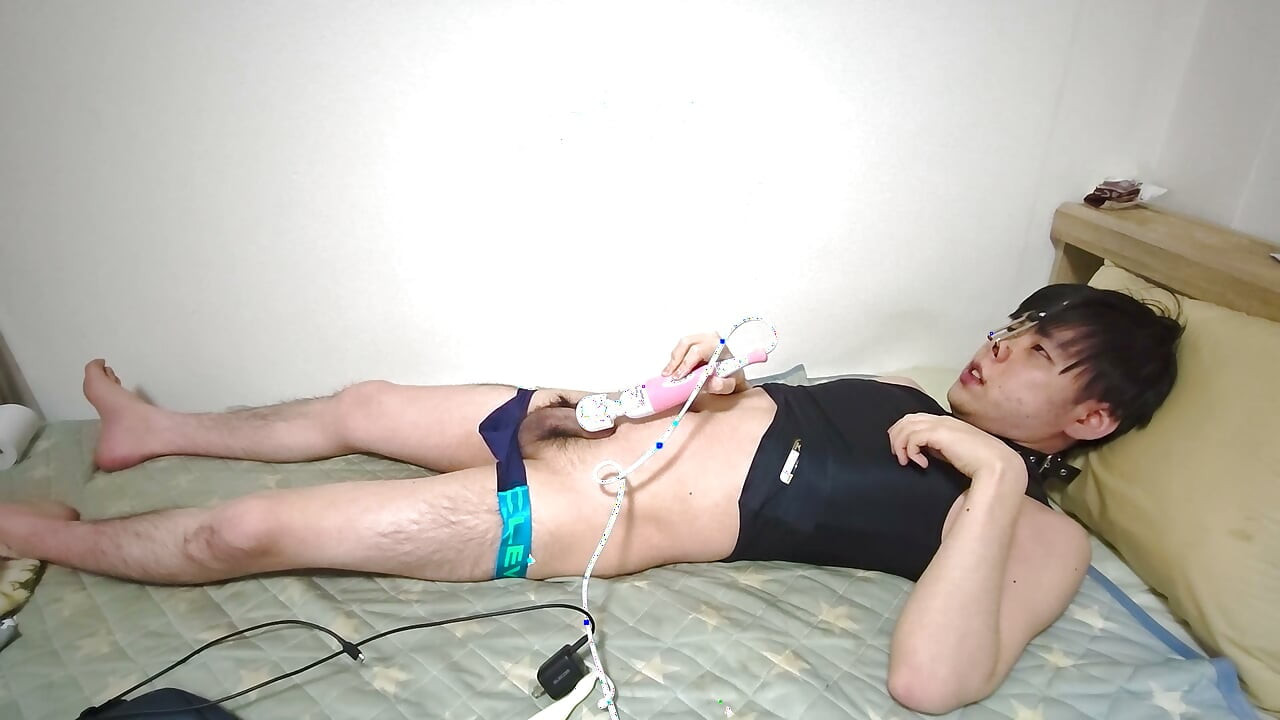 Japanese Lewd Slave Boy Masturbates