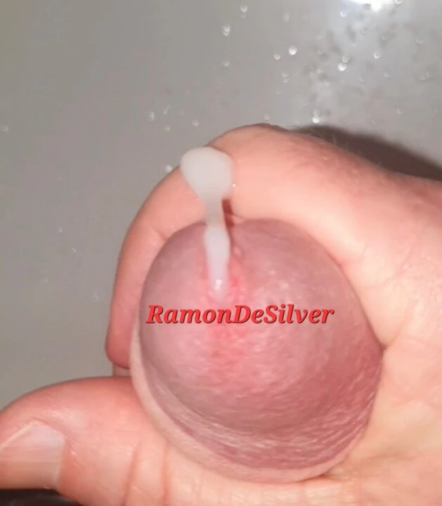 Master Ramon jerks off in the sink, lick it clean!