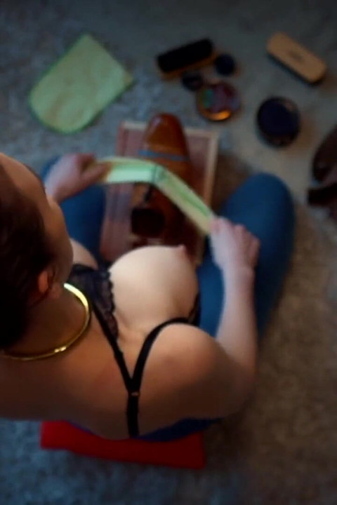 Sexy Shoe Shine