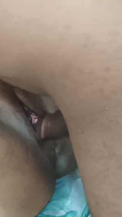 Bra seller pleases landlord by showing off her big breasts | Clip 1
