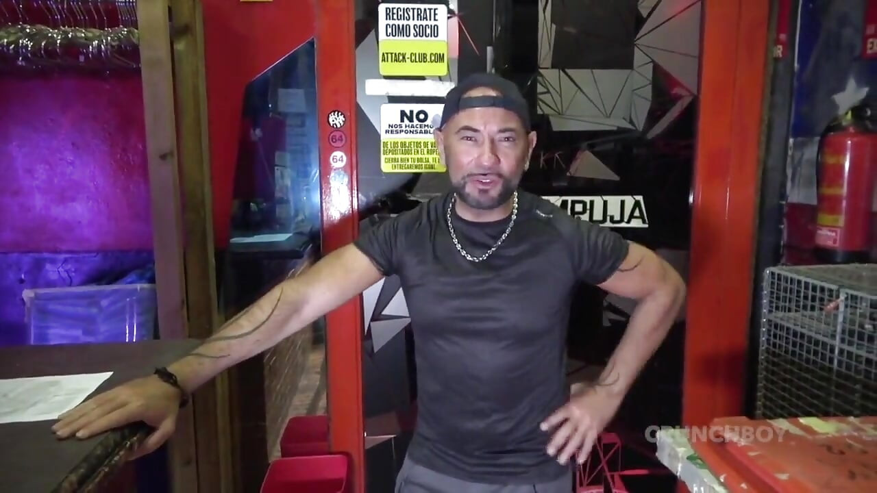 Jess Royan heteroseksüel desleon tarafından korunmasız sikiliyor