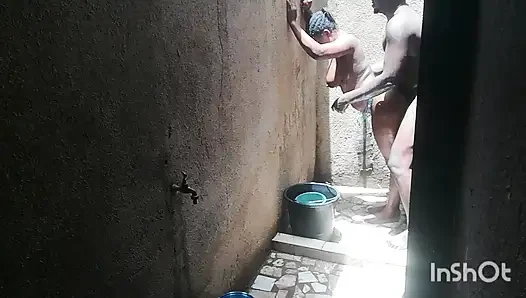 Duşta sevişmenin tadı daha iyidir. Bu yüzden Diane her zaman duşu cinsel buluşma yerimiz olarak seçiyor