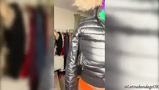 Latina in Fur & Parkas (bagian 2) (ukuran yang lebih kecil)