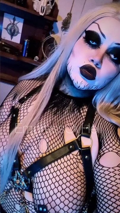 Stor tuttar Goth milf