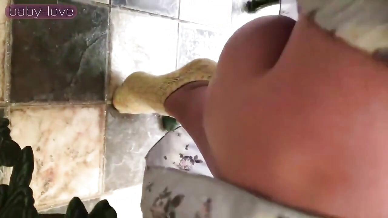 Penggambaran peribadi dengan awek cantik berkahwin yang berkelas dan creampie dari belakang