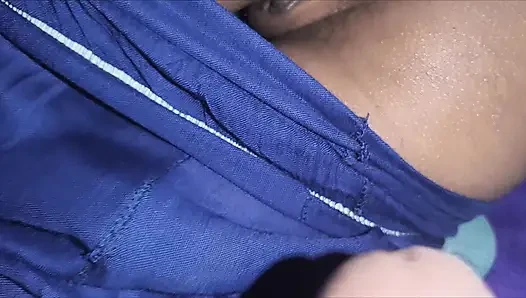 Desi bhabi mit ihrem ehemann in den flitterwochenächten