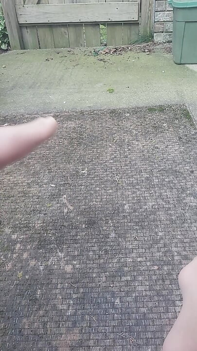 Cumming Hard Outdoors in Nylons