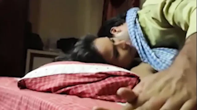 Didi ne karvaya kaam vale ke sath chudai