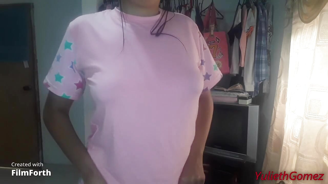 Evimde, odasındaki küçük şeyime dokunmak ne kadar güzel