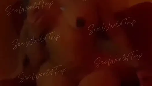 Sexworldtrip - cewek latina hot amatir di kamar hotel dengan lampu merah, rekaman seks asli nyepong & ngentot