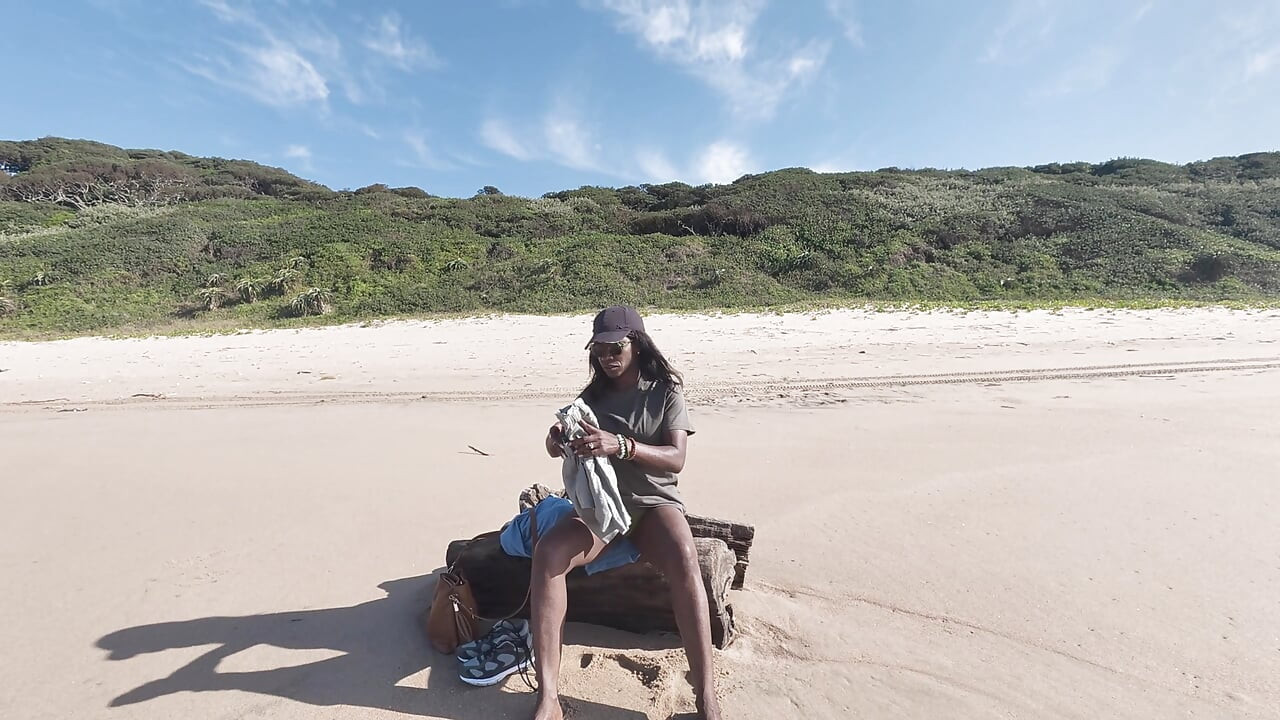 Sunrise & Saltwater Kisses-BlackSwan tem sua buceta esfregada na areia