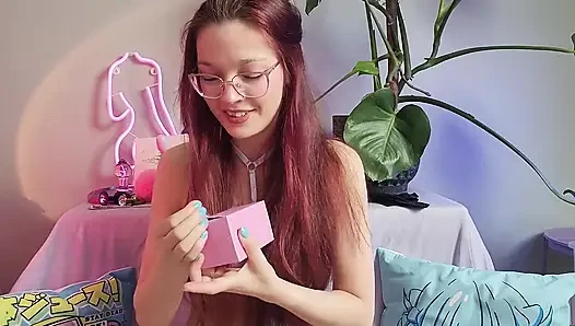 E-girl sex-spielzeug holen! Nettes spielzeug entpackt