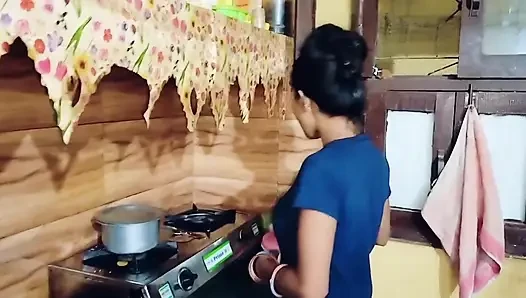 Adik tiri kepergok nonton bokong sama abang tirinya desi hindi mms, gadis lokal india