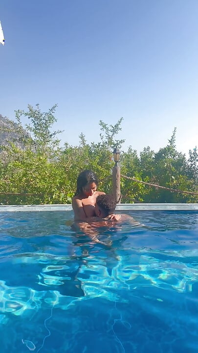 Being Unfaithful to My Husband with the Huge Cock Neighbor in the Pool Yasmina Khan
