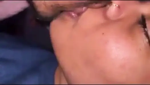 Şehvetli Hintli çift - öpüşen oral azdırma ve samimi son