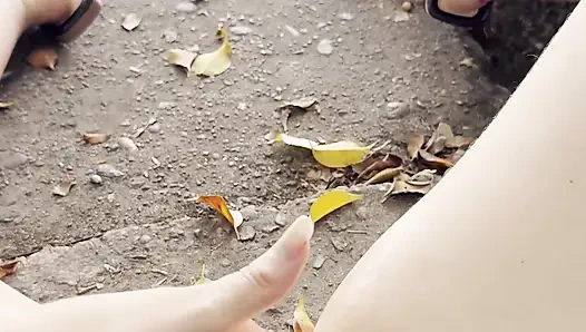 Kolombiyalı Kız Yolda Kamusal Yerde Mastürbasyon Yapıyor