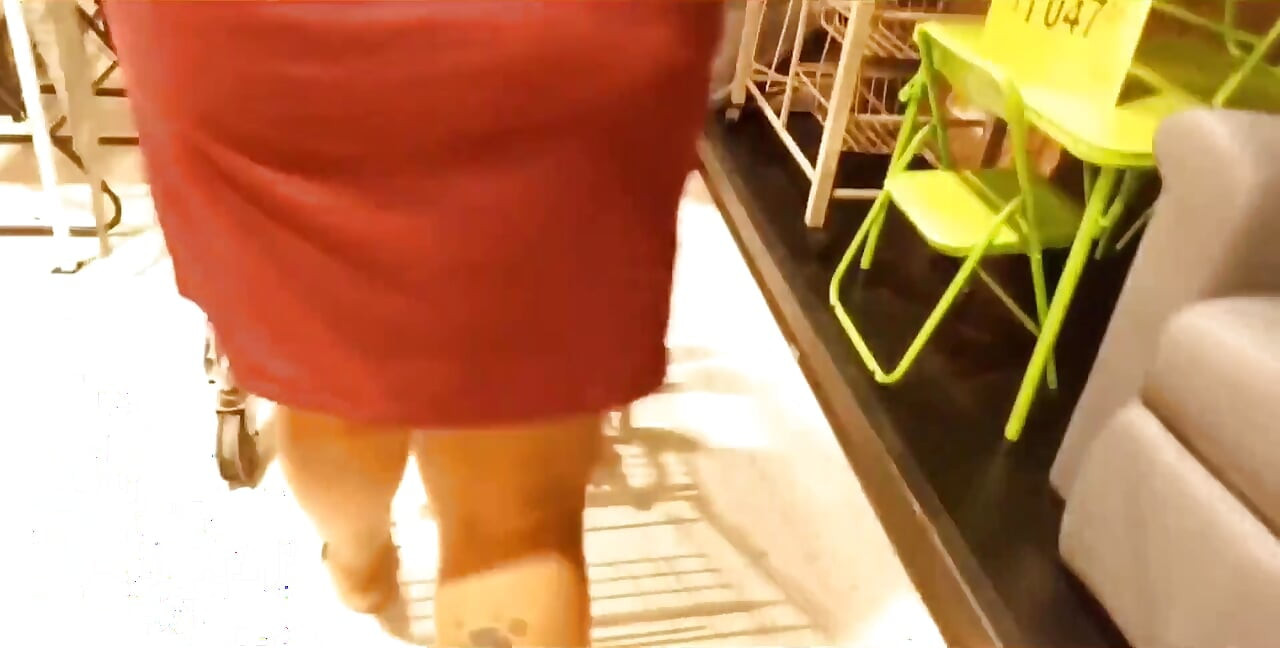 Compras en la tienda comercial con una mujer embarazada (versión completa en Xvideos Red