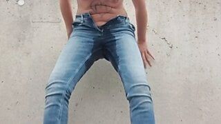 Squirt and orgasm in my Jeans