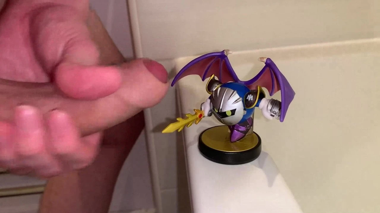 Hotglue: Meta Knight amiibo
