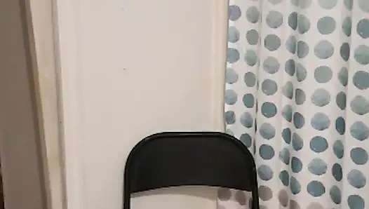 Tante seksi lagi asik ngentot dildo di kursi!