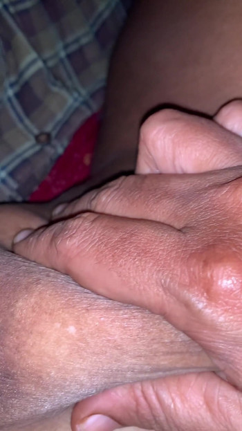बड़े स्तन वाली आंटी fuckinh