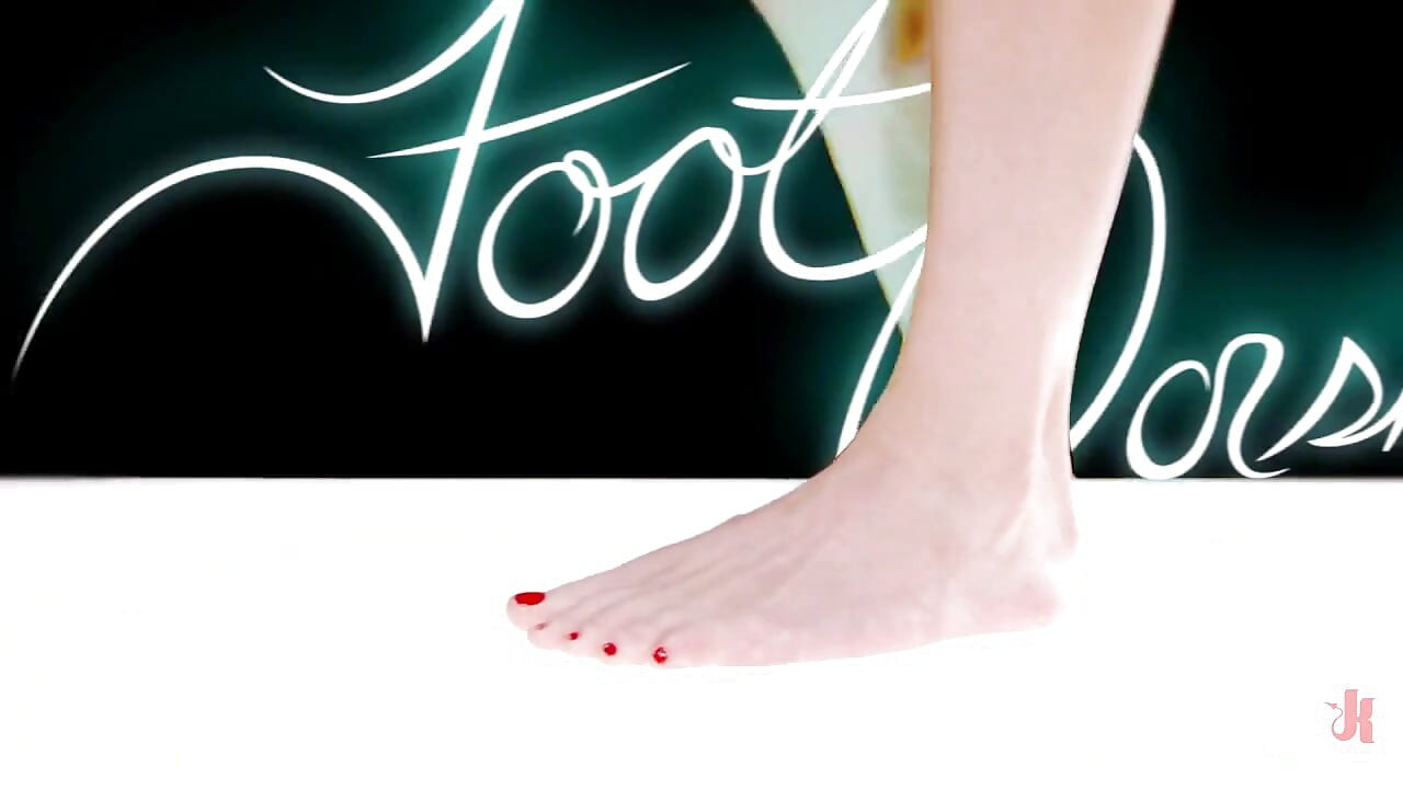 milf puma ze spoconymi stopami!