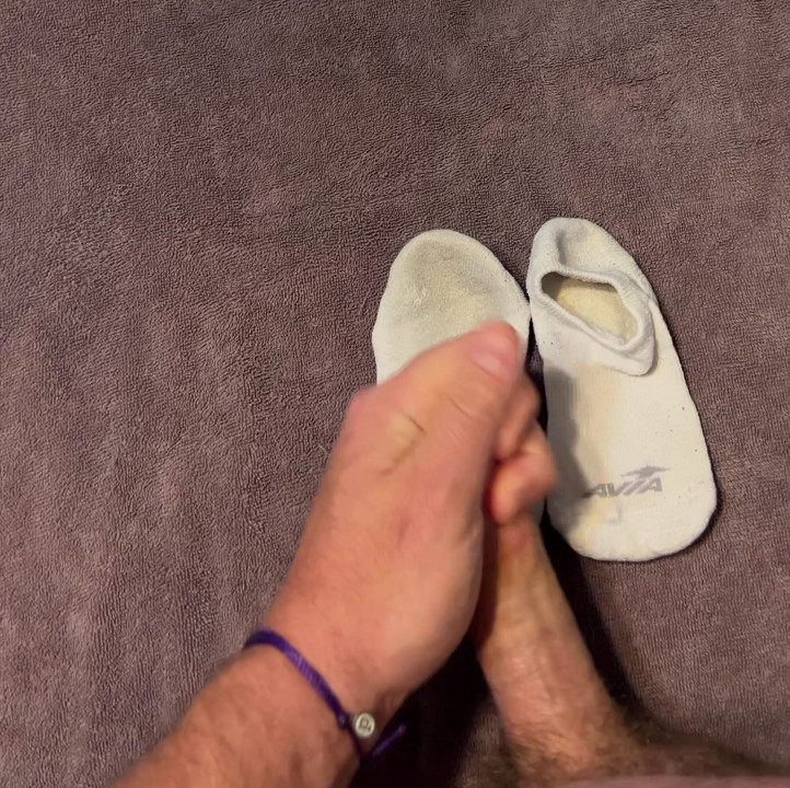 My neighbor wanted me to cum all over her dirty socks
