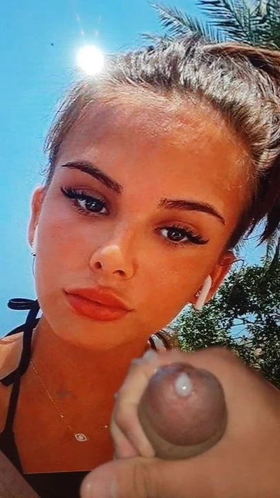 Cum on hot Jasmin