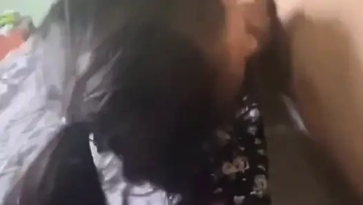 Saudara tiri merayu dengan tubuh sexy dan ingin bercinta diranjang