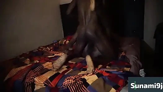 Она кричала над длинным хуем