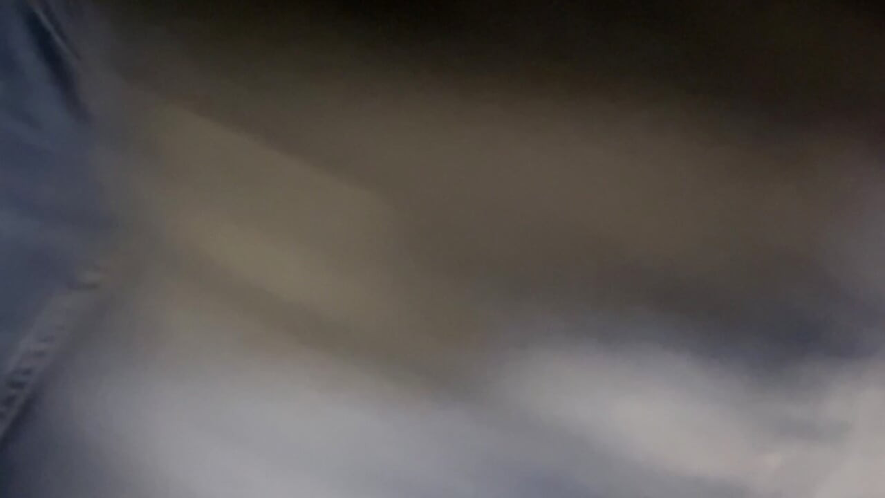 Περπατώντας με το πούτσο έξω σε δημόσιο χώρο
