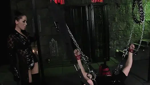 Köle özel ceza alıyor