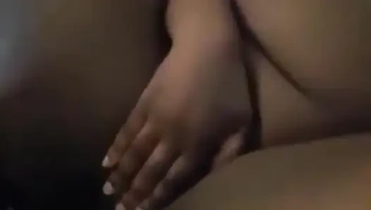 Setelah sepak bola, wanita bbw yang hot banget merasakan kenikmatan