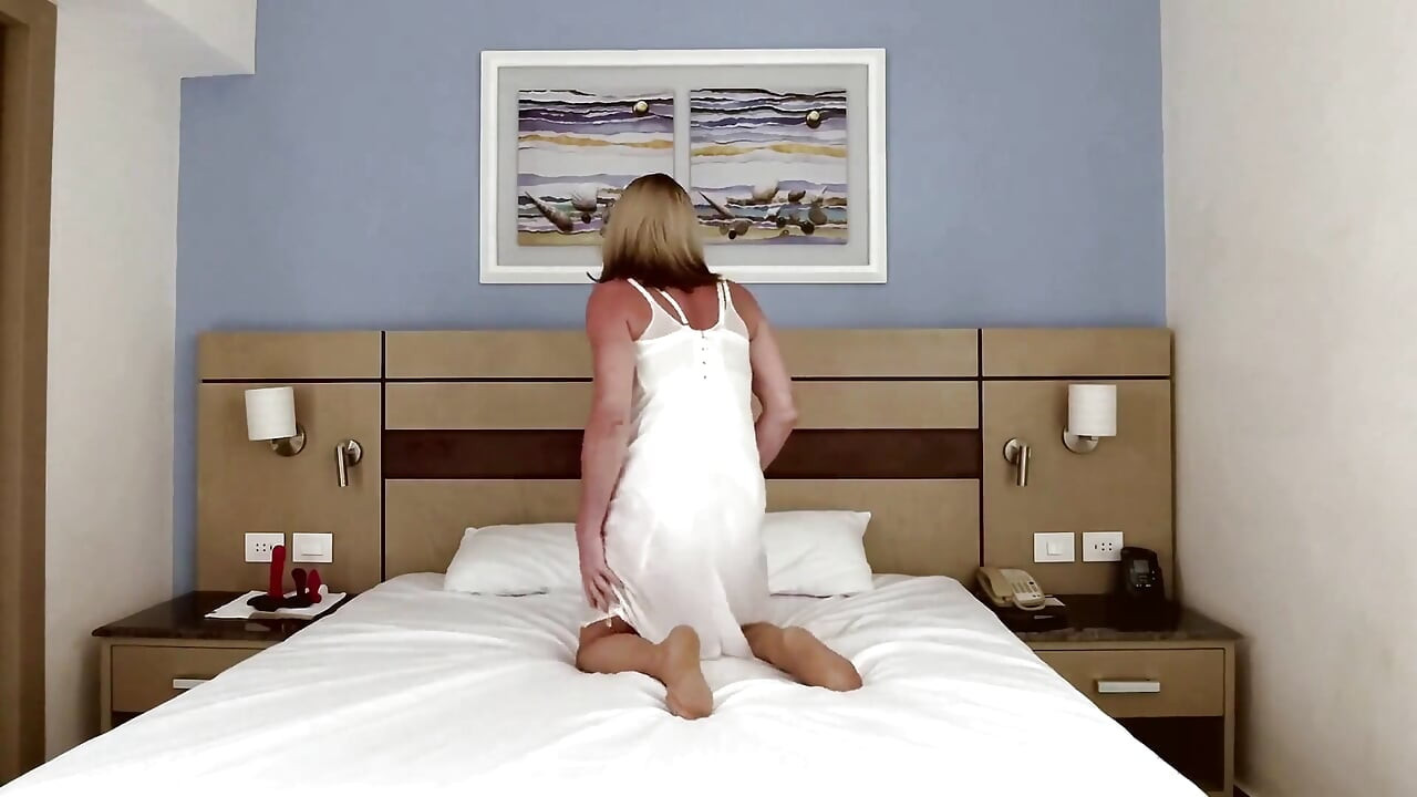 Sissy Slut Michelle Ernandes Fun in Hurghada Hotel on a Business Trip, First Scene