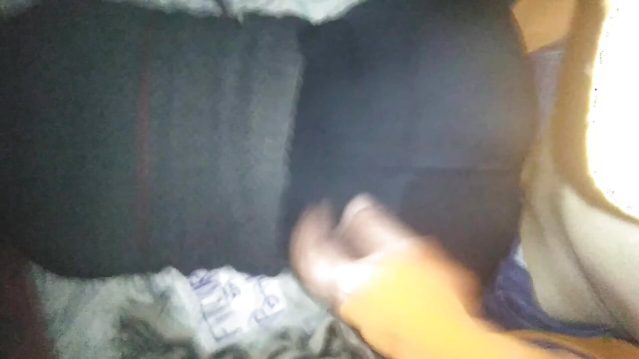 Aku pecah sepatunya dan aku memasukannya ke dalam
