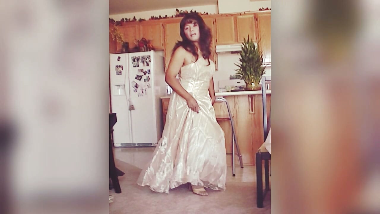 Vintage Jhazmeena - Shimmering Beautiful Bridal Gown