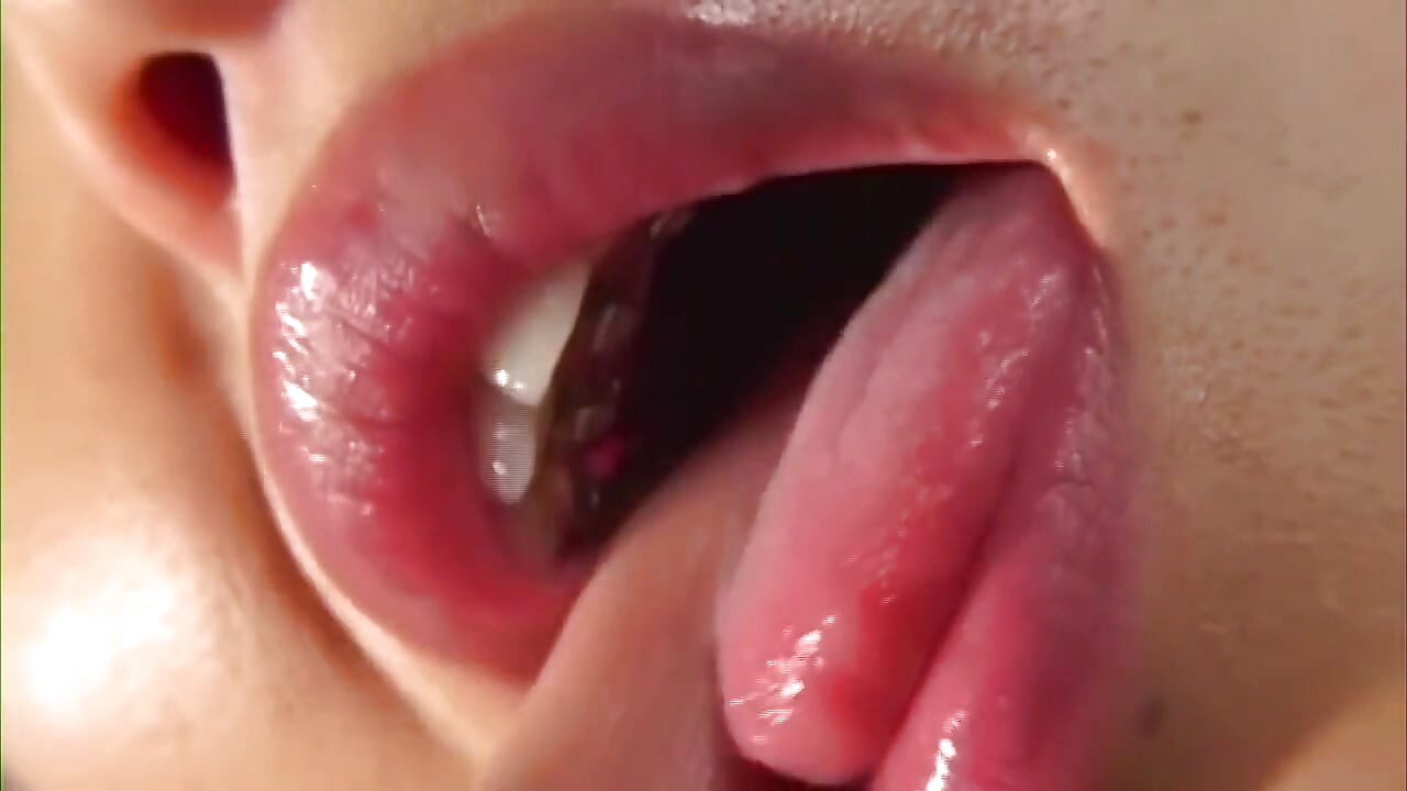 豐滿熟女黑髮渴望整夜玩弄乳頭