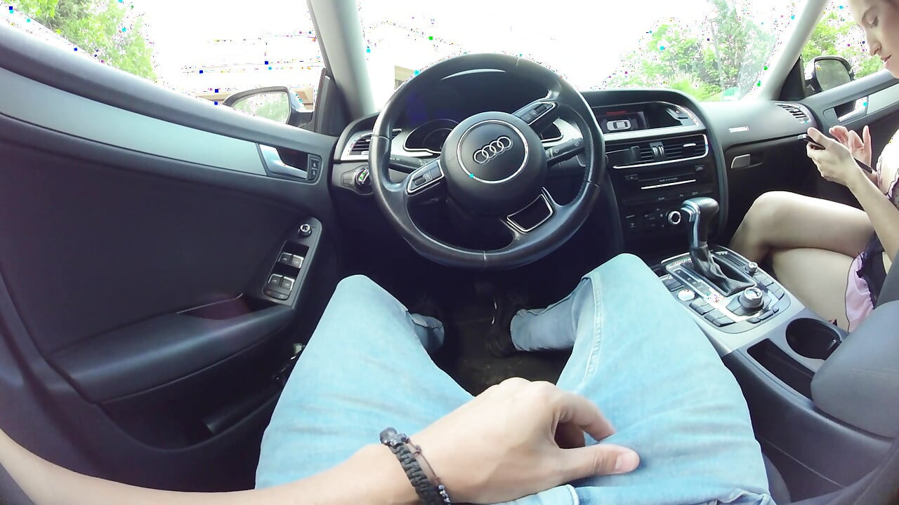 Deep Blowjob in My Car with Safira Yakkuza