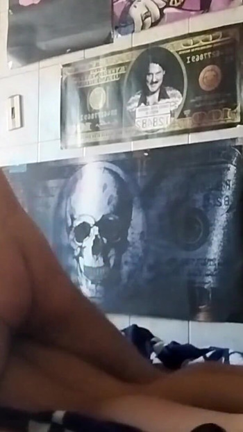 Emotivni trenutak iz "Prekrasne kurve koju jebe njen polubrat kad su ostali sami kod kuće!! 02"