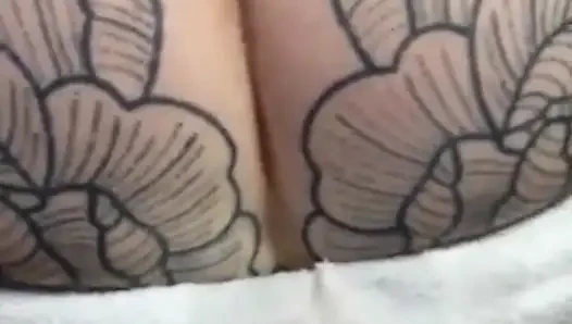 Трах с фистингом и окончание в разоренной пизде Gigi