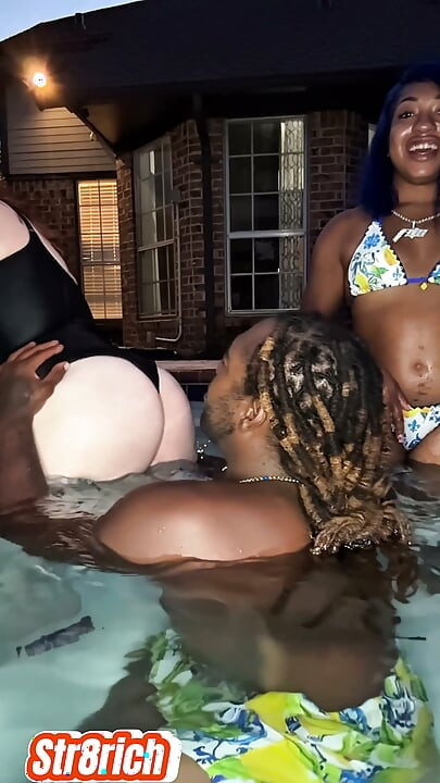 Reine de l'anal Wow fijii pornbox et Pawg nova se faisant enculer par Str8rich