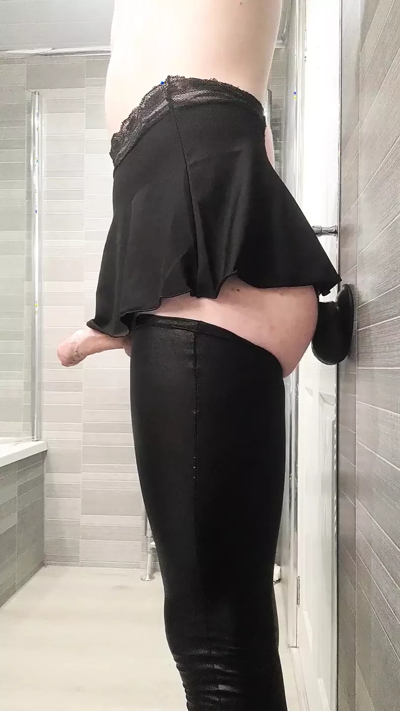 Śliczne Femboy fucked przez BBC W spódnicy