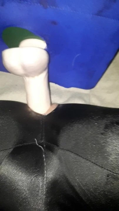 Dildo Anal in spandex Tights