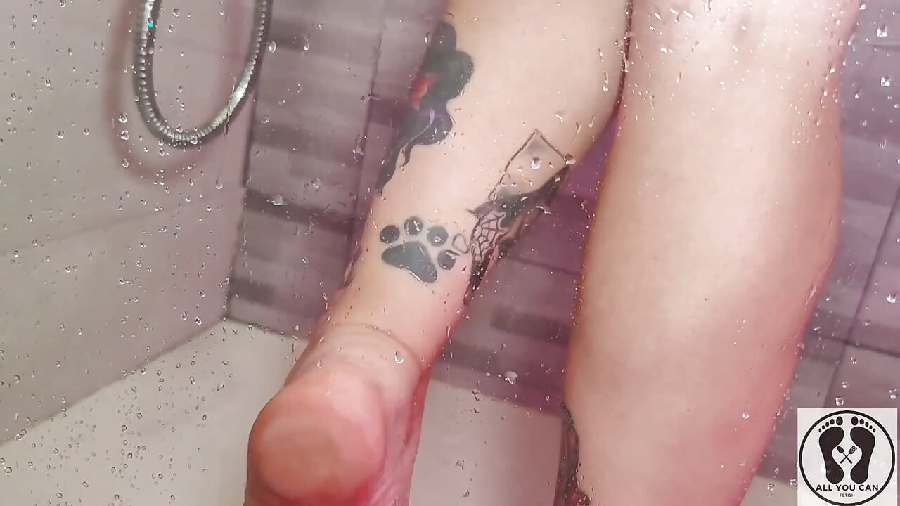 Fetish Glasschord Licking Face Body Tits Ass in the Shower