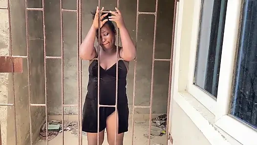 Пришел навестить меня в тюрьму, в конечном итоге трахнул меня