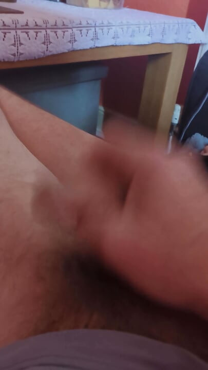 Igranje s privjeskom na kauču